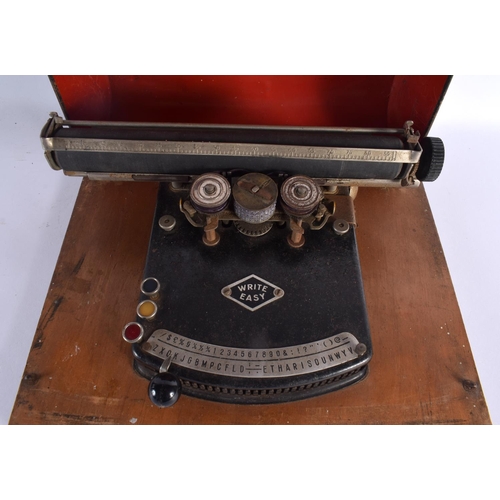 602 - A VINTAGE TYPEWRITER. 30 cm x 22 cm.