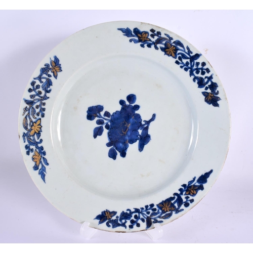 621 - TWO 18TH CENTURY CHINESE BLUE AND WHITE PORCELAIN PLATES Yongzheng/Qianlong. 22 cm wide. (2)