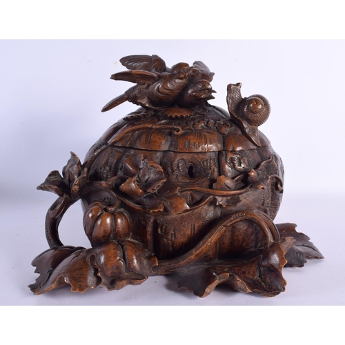 643 - A 19TH CENTURY BAVARIAN BLACK FOREST PUMPKIN CASKET of naturalistic form. 24 cm x 22 cm.