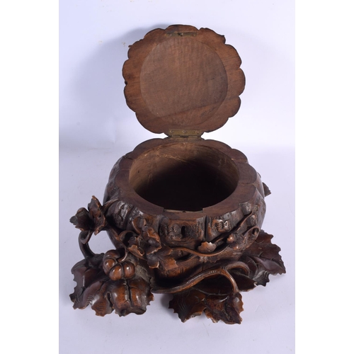 643 - A 19TH CENTURY BAVARIAN BLACK FOREST PUMPKIN CASKET of naturalistic form. 24 cm x 22 cm.