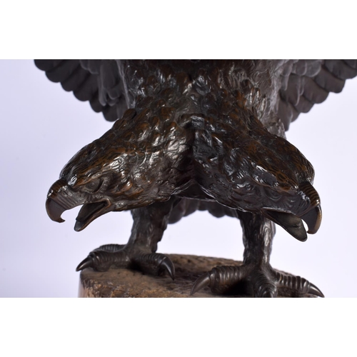 652 - A LARGE 19TH CENTURY EUROPEAN BRONZE DOUBLE HEADED EAGLE upon  marble plinth. 33 cm x 60 cm.