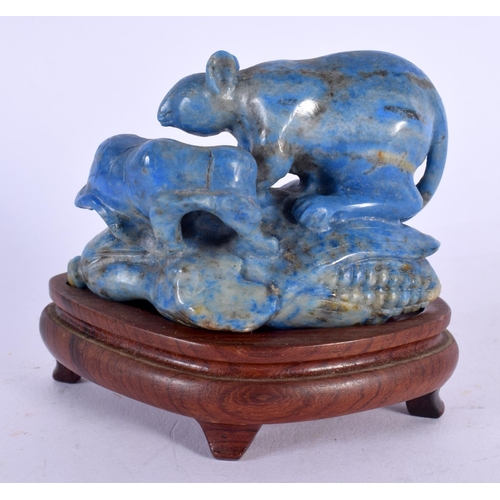 671 - AN EARLY 20TH CENTURY CHINESE CARVED LAPIZ LAZULI FIGURE OF MICE Late Qing/Republic. 9 cm x 9 cm.