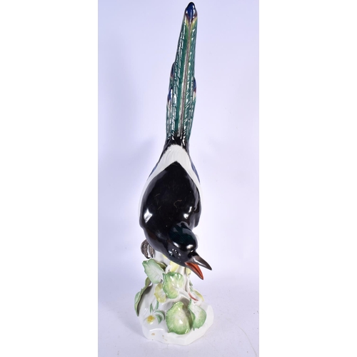 676 - A LARGE GERMAN MEISSEN PORCELAIN FIGURE OF A MAGPIE. 50 cm x 15 cm.