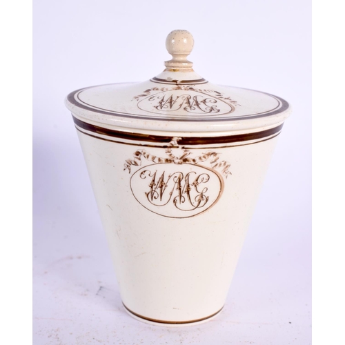 682 - AN 18TH CENTURY WEDGWOOD CREAMWARE CUP AND COVER. 8.5 cm high.