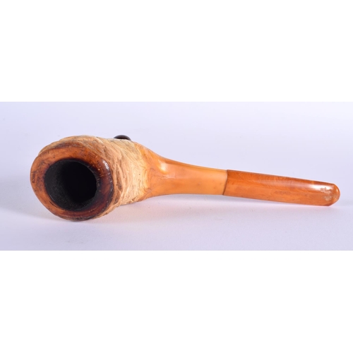 712 - A LARGE ANTIQUE MEERSCHAUM BIRD PIPE. 17 cm long.