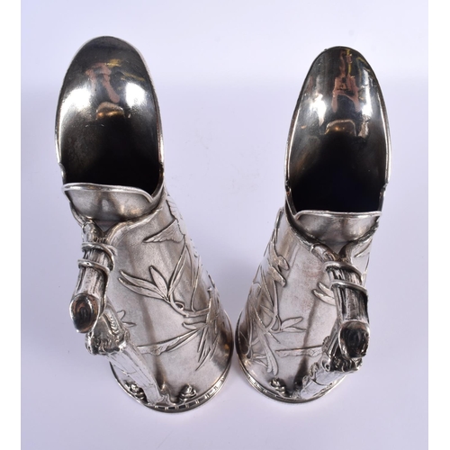 792 - A RARE LARGE PAIR OF ELKINGTONS AESTHETIC MOVEMENT SILVER PLATED JUGS decorated all over with birds ... 