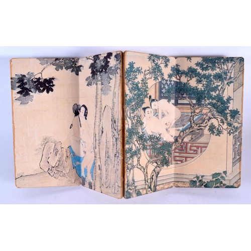 2147 - A CHINESE EROTIC BOOKLET 20th Century. 60 cm x 18 cm extended.