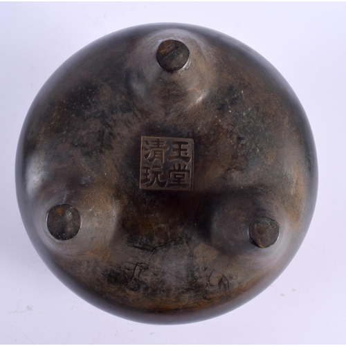 2149 - A LARGE CHINESE TWIN HANDLED BRONZE CENSER 20th Century. 22 cm x 19 cm.