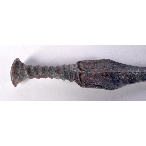 3489 - A Chinese bronze dagger 35 cm.