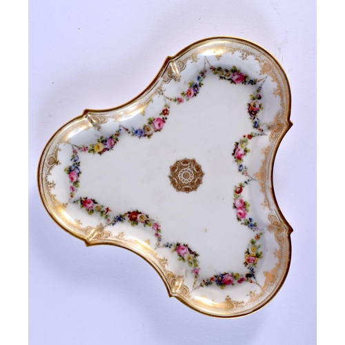 181 - 19th c. Paris porcelain cabaret set in Sevres style. 24 cm x 24 cm. (4)