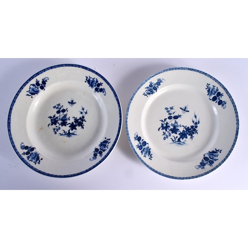 192 - Tournai set of eight porcelain plates painted in underglaze blue. 22 cm diameter. (8)