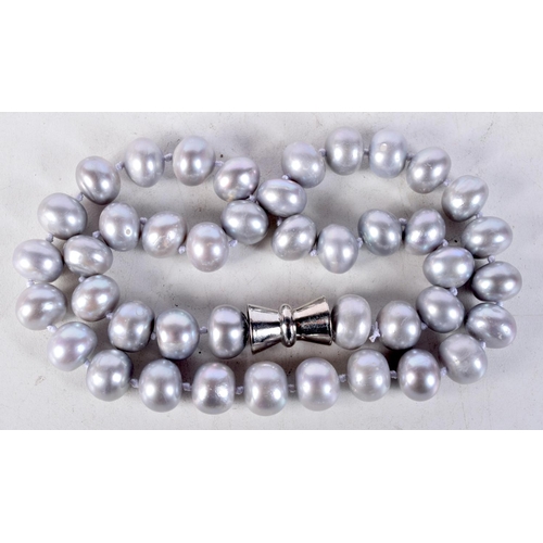 A PEARLESCENT GREY BEAD NECKLACE. Length 48cm, Bead size 11.3mm, weight 84g