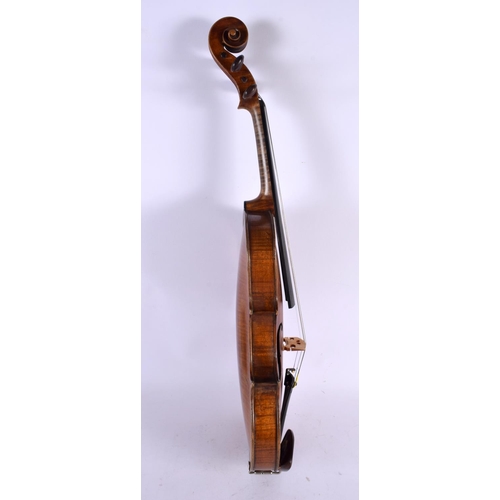 447 - A CASED TWO PIECE BACK VIOLIN WITH BOW by William Kiddie of Kirkcaldy. 58.5 cm long, length of back ... 