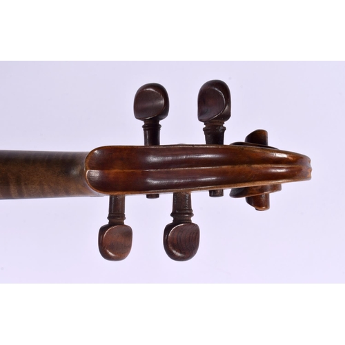 447 - A CASED TWO PIECE BACK VIOLIN WITH BOW by William Kiddie of Kirkcaldy. 58.5 cm long, length of back ... 