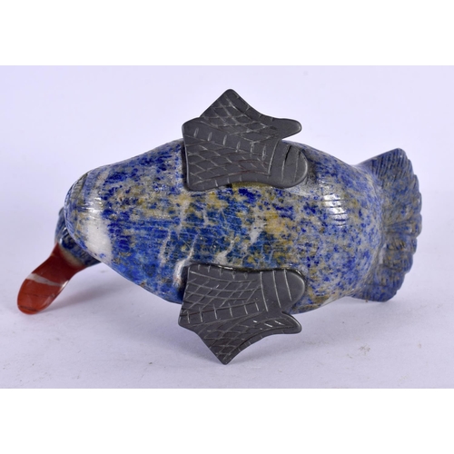 511 - AN EARLY 20TH CENTURY CHINESE CARVED LAPIS LAZULI AND PEWTER DUCK Late Qing/Republic. 11 cm x 7 cm.