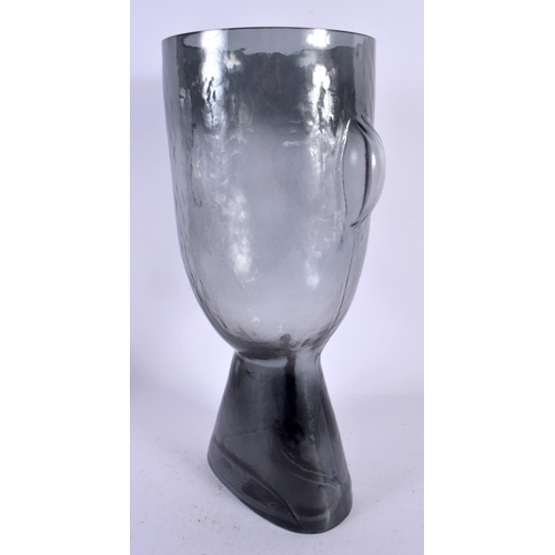 566 - AN UNUSUAL LARGE SMOKEY GLASS PORTRAIT VASE. 33 cm x 14 cm.