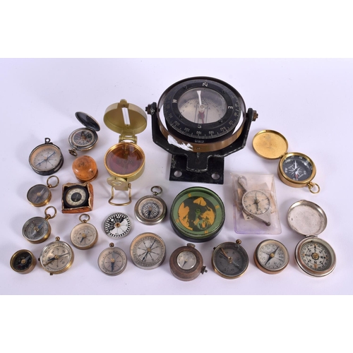 590 - VINTAGE COMPASSES. (qty)