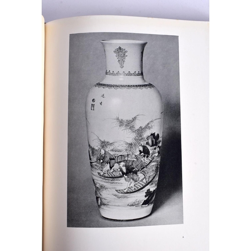 608 - The Later Ceramic Wares of China, Robson, Benn, Book. 32 cm x 28 cm.