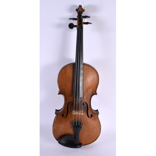 684 - AN ANTIQUE SINGLE PIECE BACK VIOLIN with bow. Violin 58 cm long, length of back 36 cm. (2)