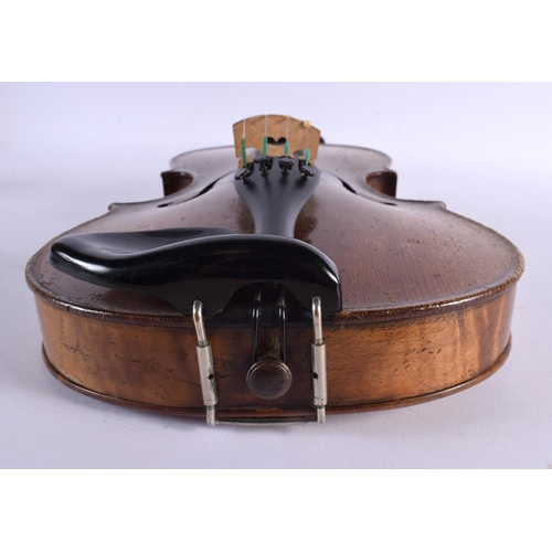 684 - AN ANTIQUE SINGLE PIECE BACK VIOLIN with bow. Violin 58 cm long, length of back 36 cm. (2)