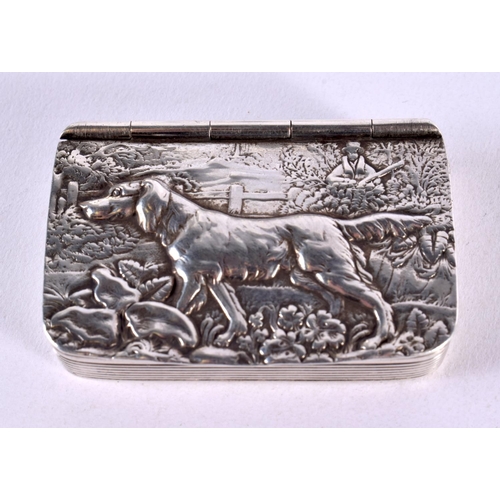 732 - A 1980S ENGLISH SILVER HUNTING SNUFF BOX. Sheffield 1987. 74 grams. 6.75 cm x 4 cm.