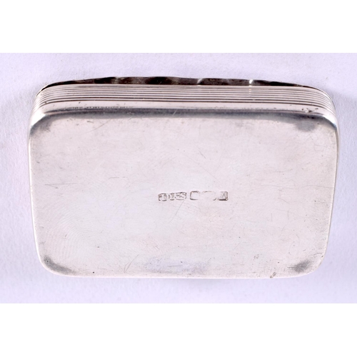 732 - A 1980S ENGLISH SILVER HUNTING SNUFF BOX. Sheffield 1987. 74 grams. 6.75 cm x 4 cm.