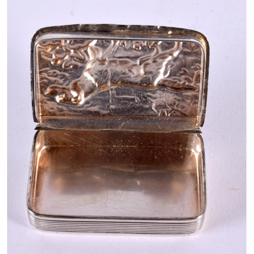 732 - A 1980S ENGLISH SILVER HUNTING SNUFF BOX. Sheffield 1987. 74 grams. 6.75 cm x 4 cm.