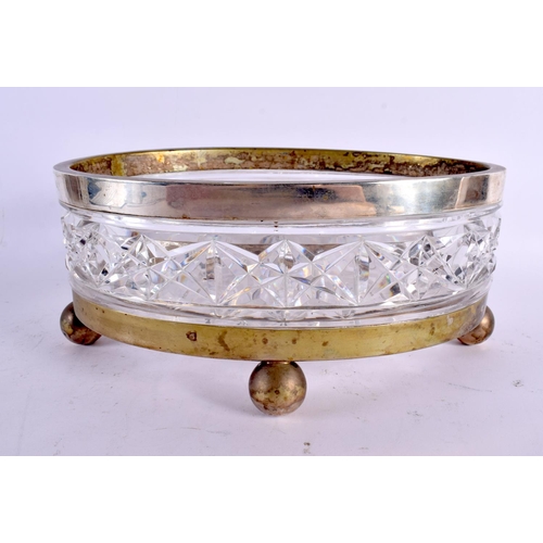 743 - A LARGE EARLY 20TH CENTURY CONTINENTAL SILVER MOUNTED GLASS BOWL upon ball feet. 27 cm x 13 cm.