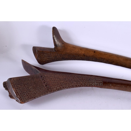 820 - A LARGE PAIR OF ANTIQUE TRIBAL SOUTHSEA ISLANDS POLYNESIAN CLUBS. 96 cm long.