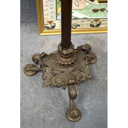 827 - A LARGE 19TH CENTURY FRENCH BRONZE STANDARD LAMP. 150 cm high.