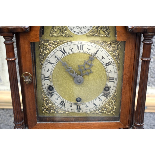 841 - A SMALLER GEORGE III STYLE MAHOGANY GRANDMOTHER CLOCK with scrolling arched pediment. 120 cm x 22 cm... 