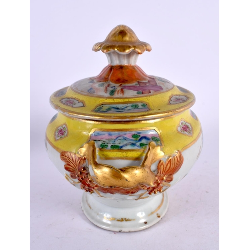 106 - A SMALL 19TH CENTURY CHINESE TWIN HANDLED FAMILLE ROSE TUREEN AND COVER Qing. 18 cm x 14 cm.