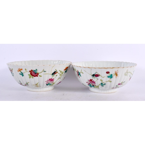 112 - A PAIR OF LATE 19TH CENTURY CHINESE FAMILLE ROSE BARBED BOWLS Guangxu, painted with locusts and foli... 