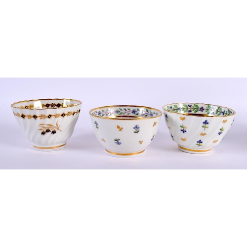 173 - Two Late 18th century Flight Barr Worcester teabowls and saucesr, a New Hall 161 pattern teabowl and... 