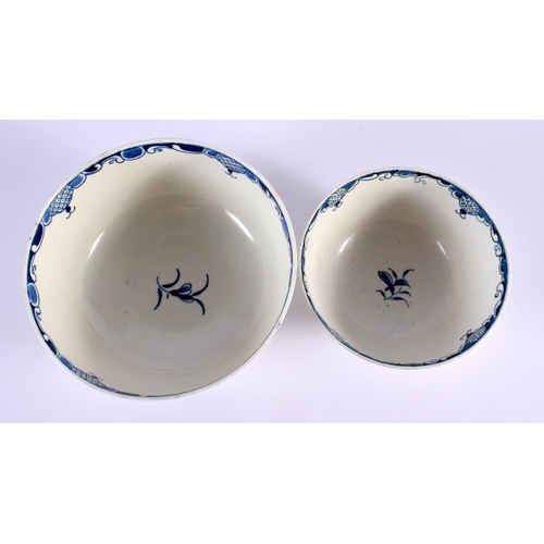 178 - 18th century Worcester graduated pair of Mansfield pattern bowls.  8cm high