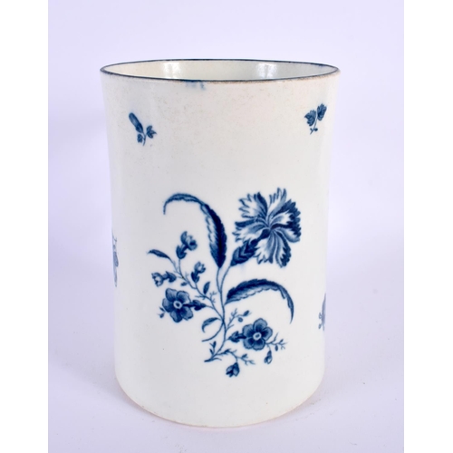 246 - 18th century Worcester mug decorated with the Gilliflower pattern.  14cm high