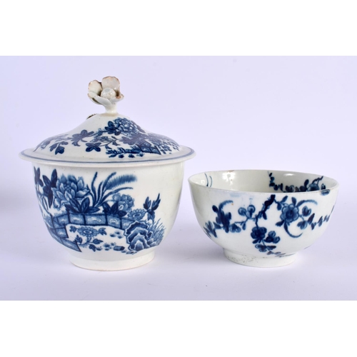 255 - 18th century Worcester open sugar bowl painted in the Prunus Root pattern and a Worcester sugar bowl... 