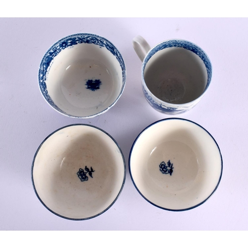 287 - 18th century pair of Caughley teabowl and saucer printed with Bell Toy and Mother and Child pattern,... 