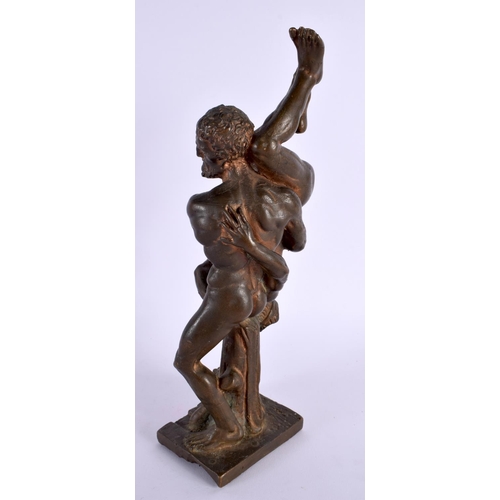 346 - A 19TH CENTURY EUROPEAN GRAND TOUR BRONZE FIGURE OF WRESTLERS After the Antiquity. 30 cm x 8 cm.