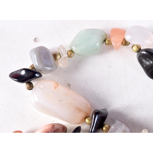 1008 - A CONTINENTAL AGATE NECKLACE. 89 grams. 72 cm long.