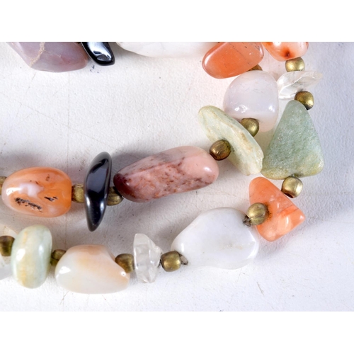 1008 - A CONTINENTAL AGATE NECKLACE. 89 grams. 72 cm long.