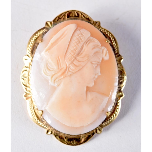 1040 - THREE ANTIQUE YELLOW METAL CAMEO BROOCHES. 25 grams. 4.25 cm x 3.25 cm. (3)