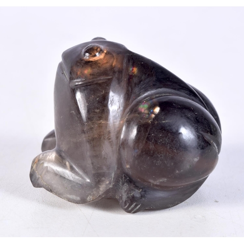 1053 - AN ANTIQUE MIDDLE EASTERN CARVED ROCK CRYSTAL TOAD. 5.5 cm x 4.5 cm.