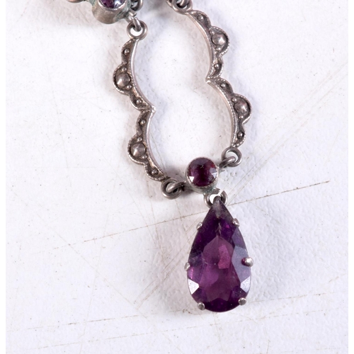 1089 - AN AMETHYST NECKLACE. 3.5 grams. 20 cm long.