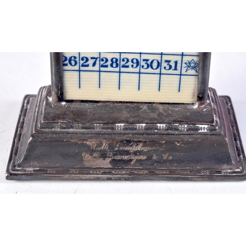 1094 - AN ANTIQUE SILVER DESK CALENDAR. Birmingham 1917. 93 grams. 9.5 cm x 8.25 cm.