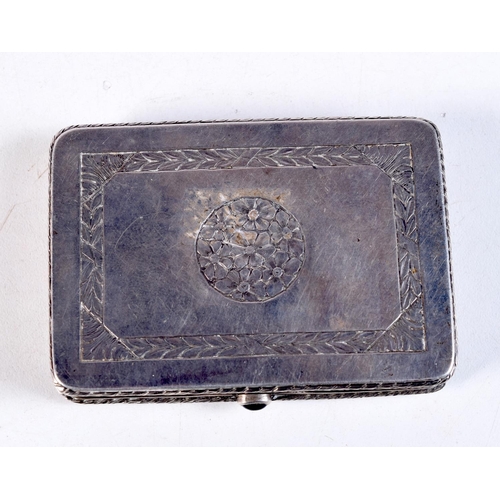 1152 - A CONTINENTAL SILVER AND GOLD SNUFF BOX. 75.7 grams. 7.5 cm x 5.5 cm.