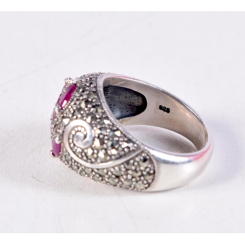 1243 - A SILVER RING. 10.5 grams. O/P.