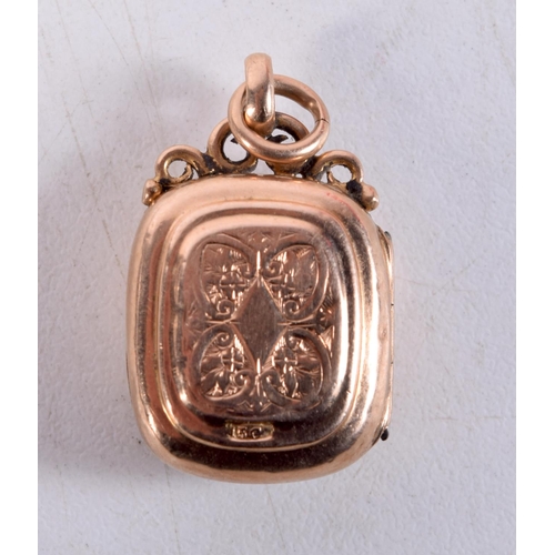 1253 - AN ANTIQUE 15CT GOLD AND BLOODSTONE LOCKET. 6.9 grams. 3.25 cm x 1.75 cm.