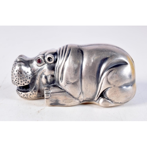 1309 - A CONTINENTAL SILVER HIPPO. 73.7 grams. 8 cm x 3.5 cm.