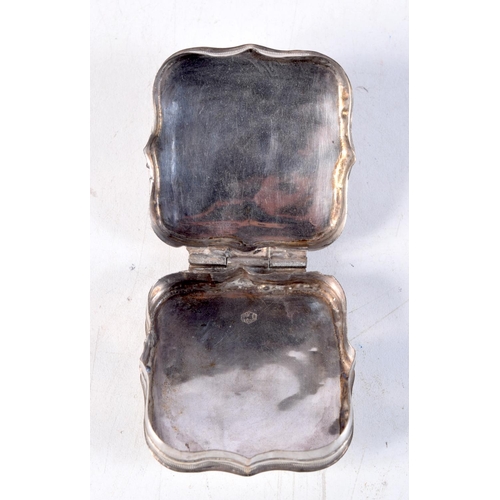 1310 - AN ANTIQUE DUTCH SILVER PATCH BOX. 38 grams. 5 cm wide.